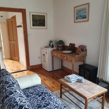 Cosy Self Contained Cottage With Stunning Views Killaloe Bagian luar foto
