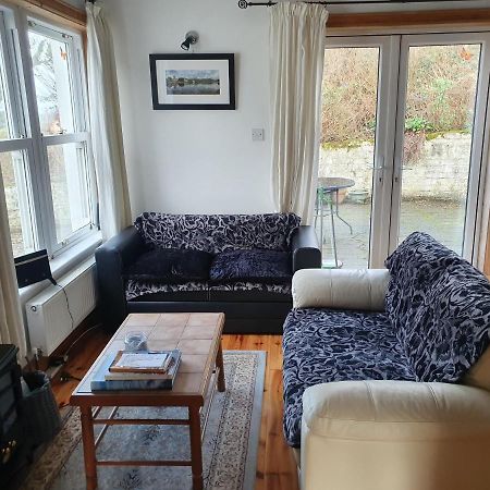 Cosy Self Contained Cottage With Stunning Views Killaloe Bagian luar foto