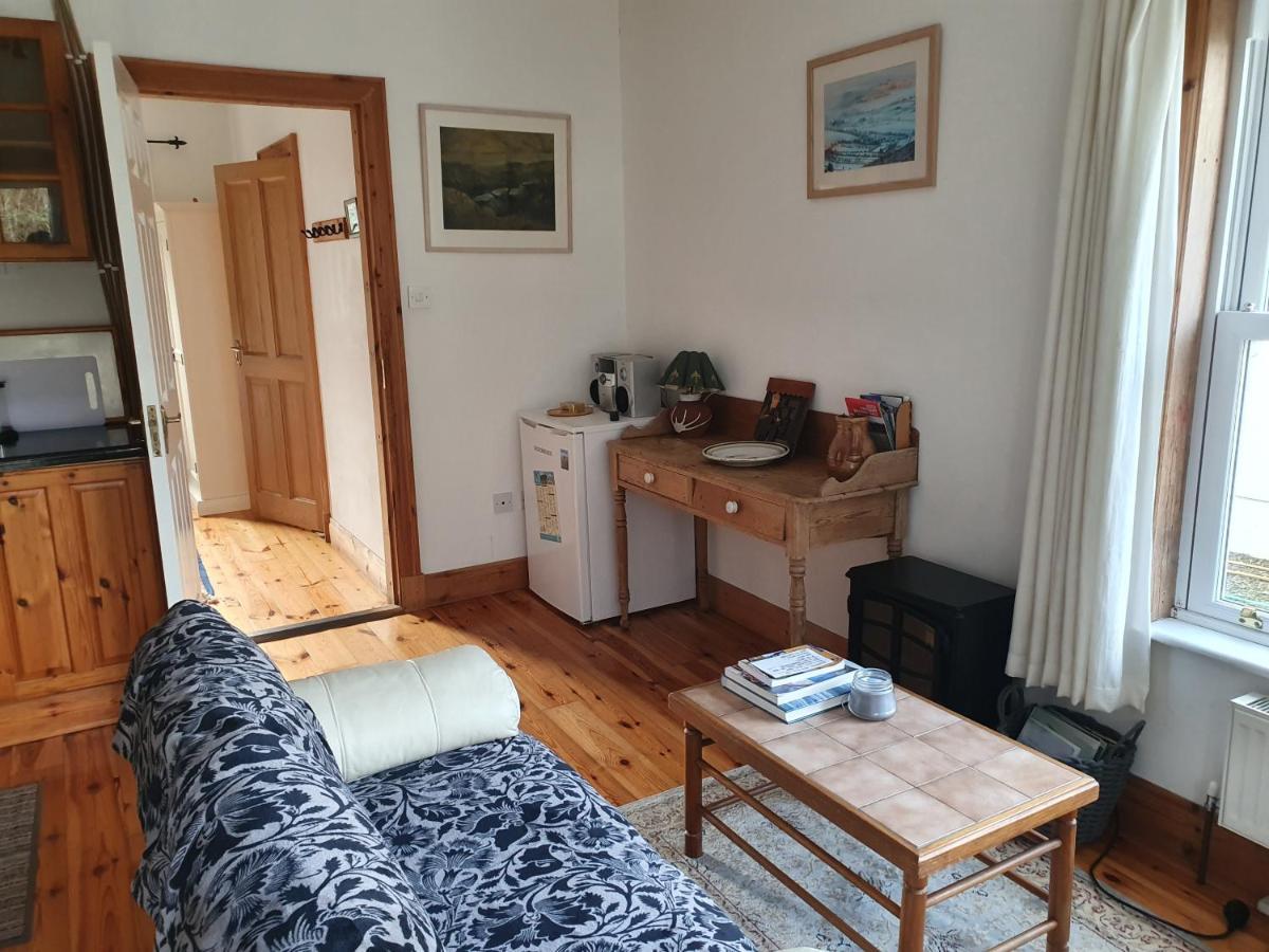 Cosy Self Contained Cottage With Stunning Views Killaloe Bagian luar foto