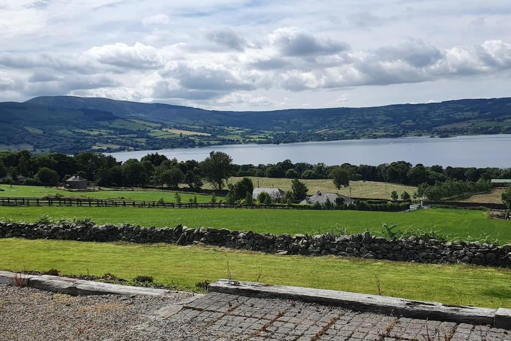 Cosy Self Contained Cottage With Stunning Views Killaloe Bagian luar foto